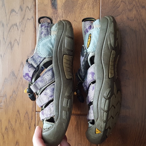 Keen Newport H2 Waterproof Hiking Outdoor Purple Floral Blue Sandals - Picture 2 of 16